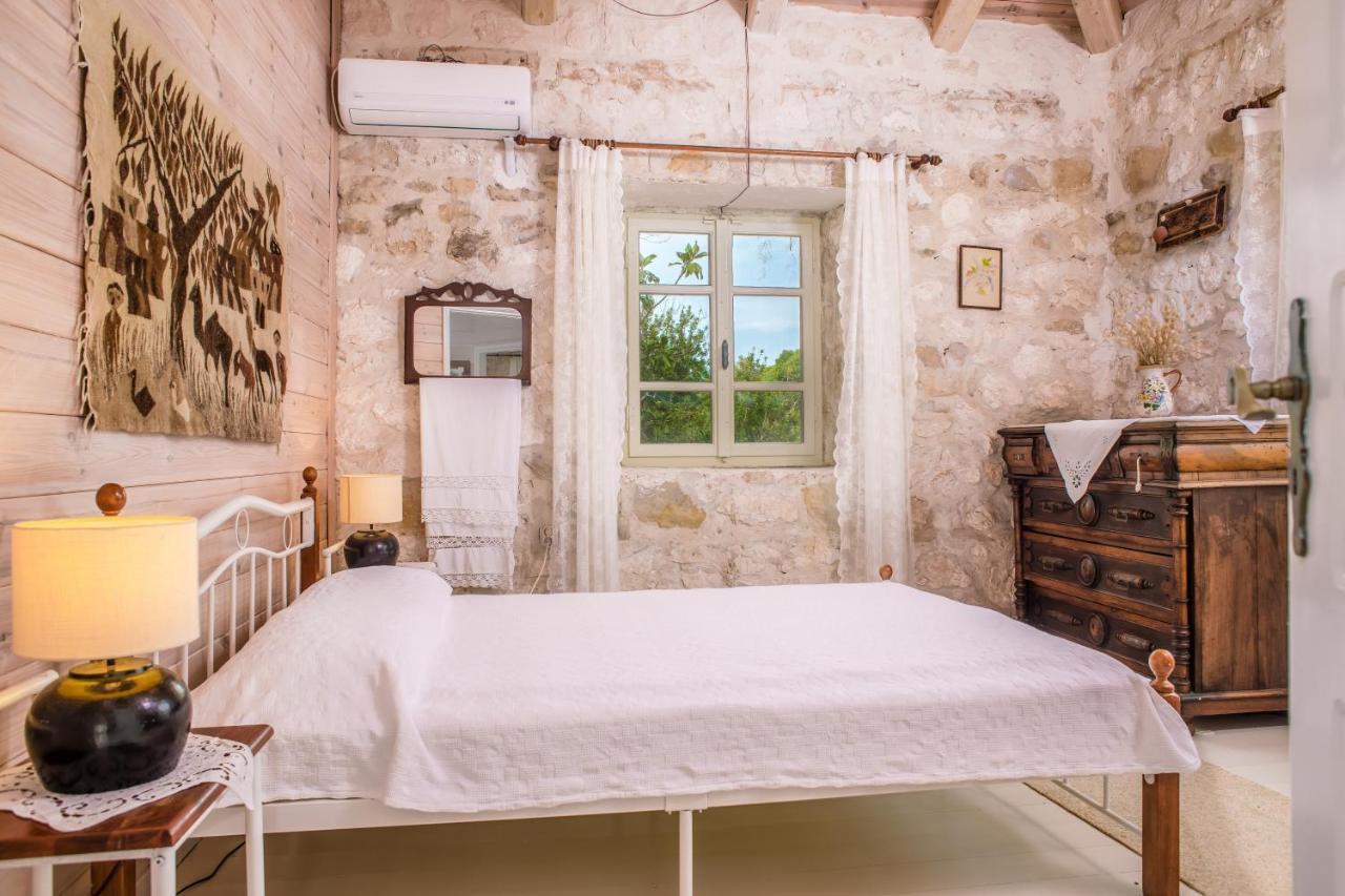 Jianni'S Villa - Stone Villa In The Greenery!! Vasilikos  Bagian luar foto